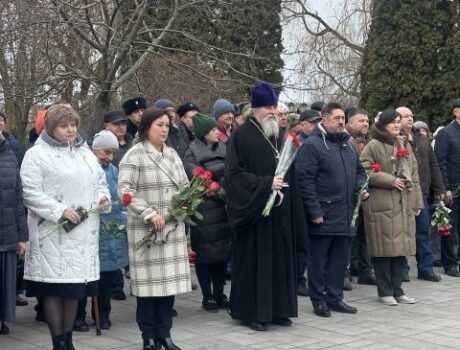 Торжественные мероприятия 9 декабря: возложение цветов и концерт в честь памяти и героев